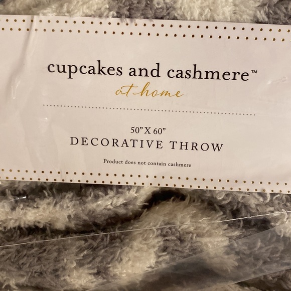 NEW Cupcakes and Cashmere Throw